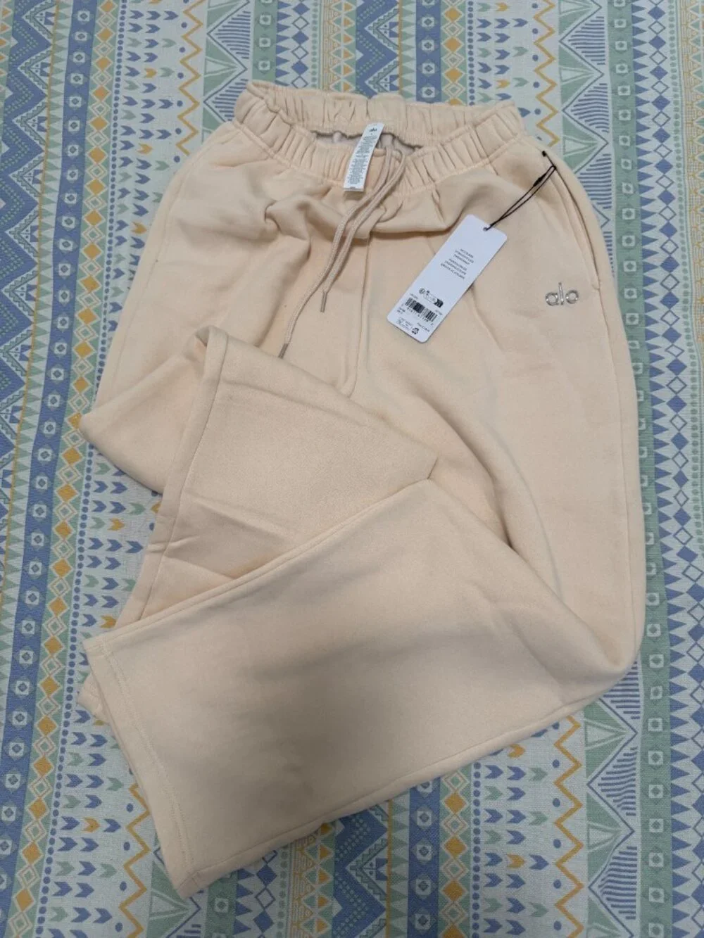 Alo Yoga Accolade Full Zip Hoodie And Straight Leg Sweatpant Set